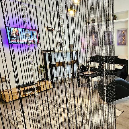 Tantra Studio 1 Conta Universitate Бухарест Экстерьер фото